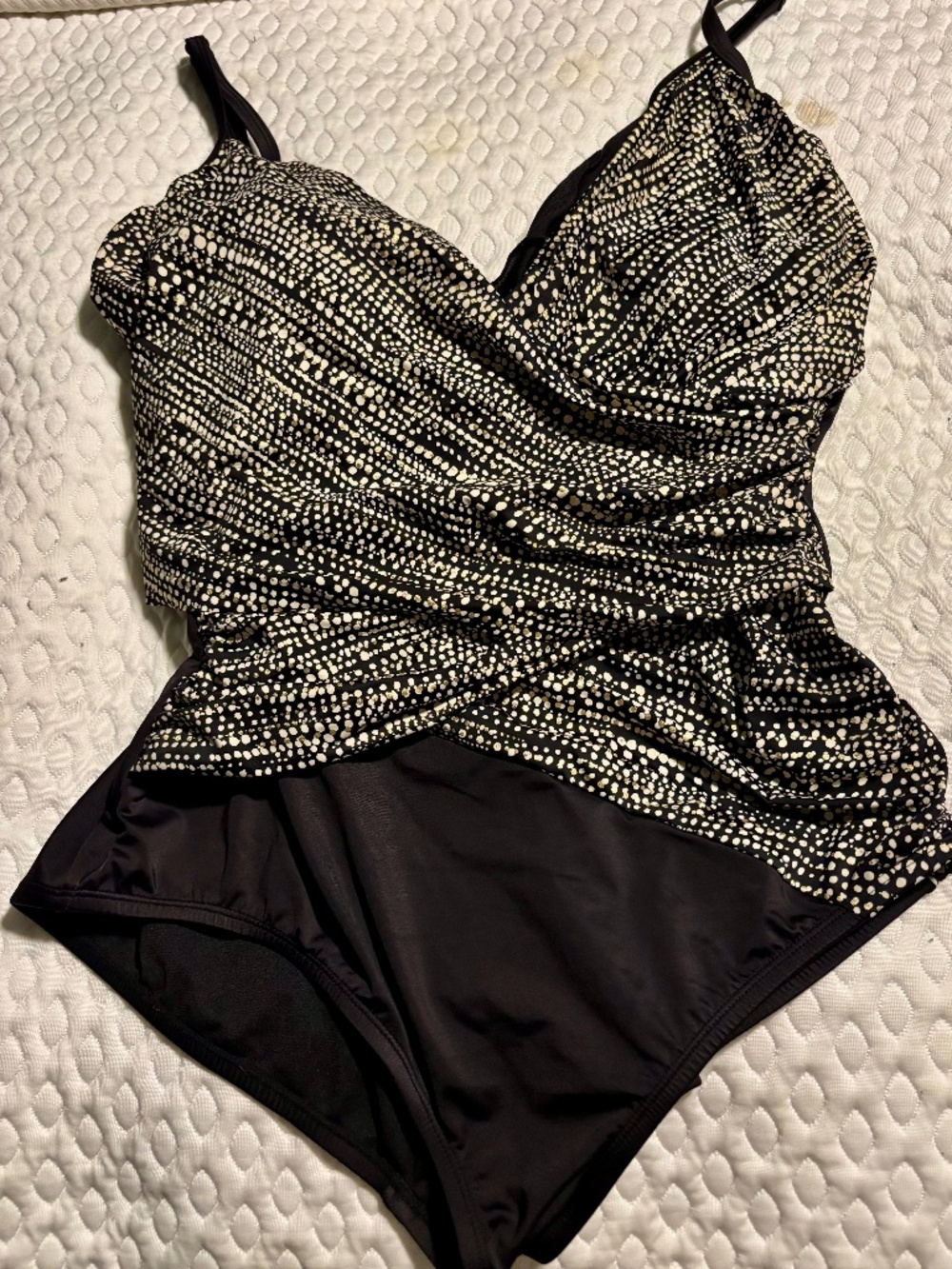 Plus One pIece swimsuit